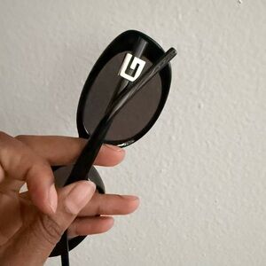 Gucci Oval sunglasses